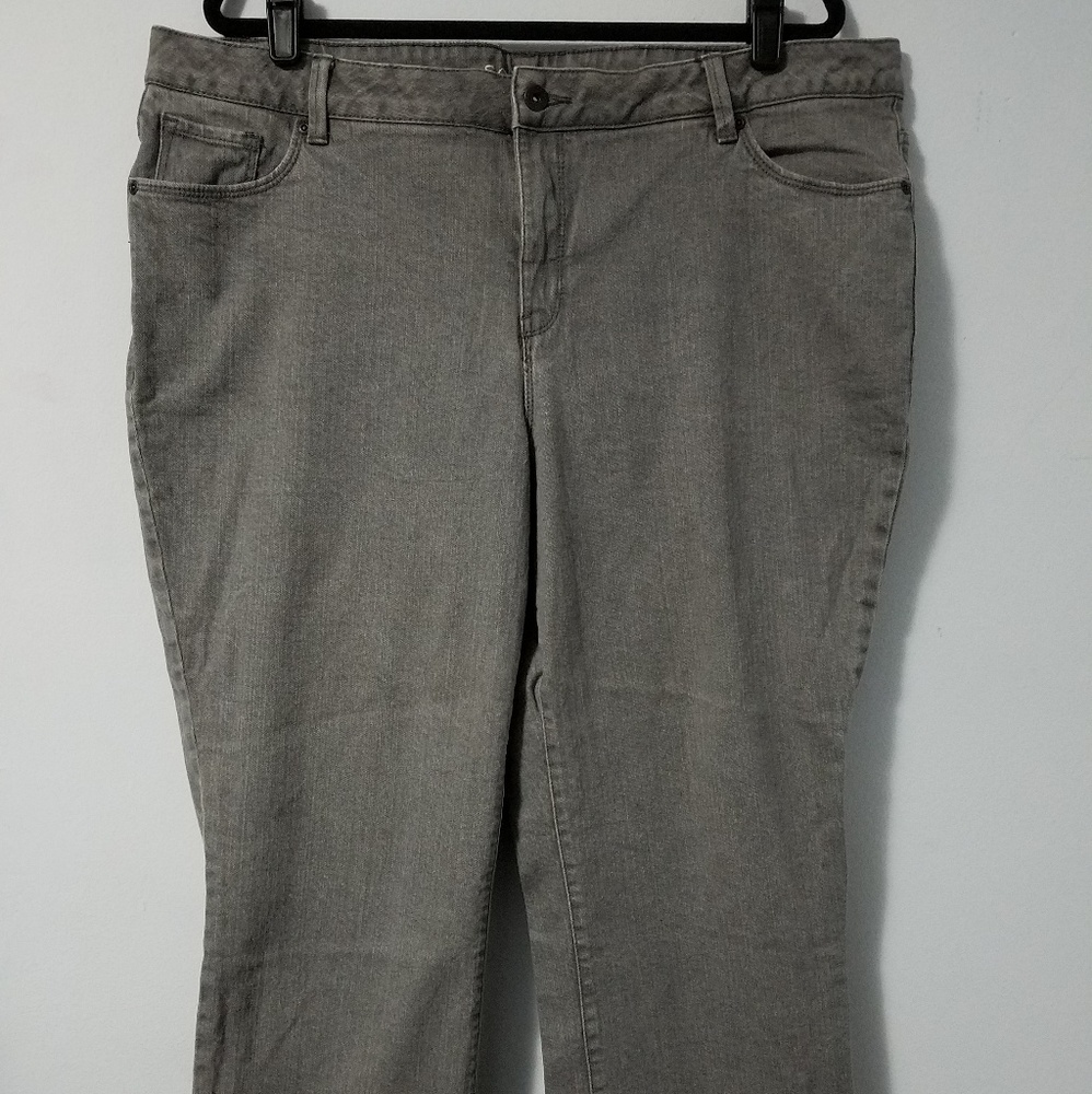 Must have! EUC Sonoma grey bootcut jeans, 20
